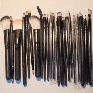 Makeup Brush Set of 22 - Black